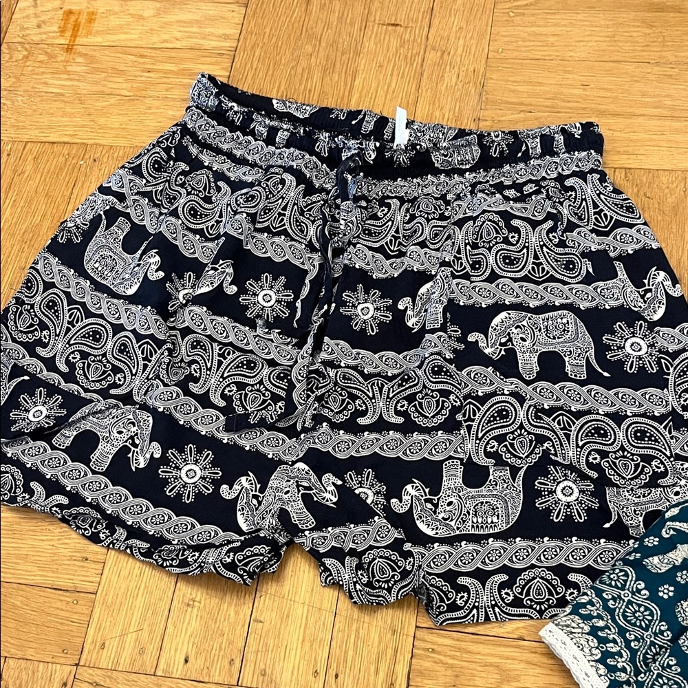 Elephant bundle - Picture 3 of 4